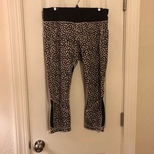 EUC lululemon crops size 10